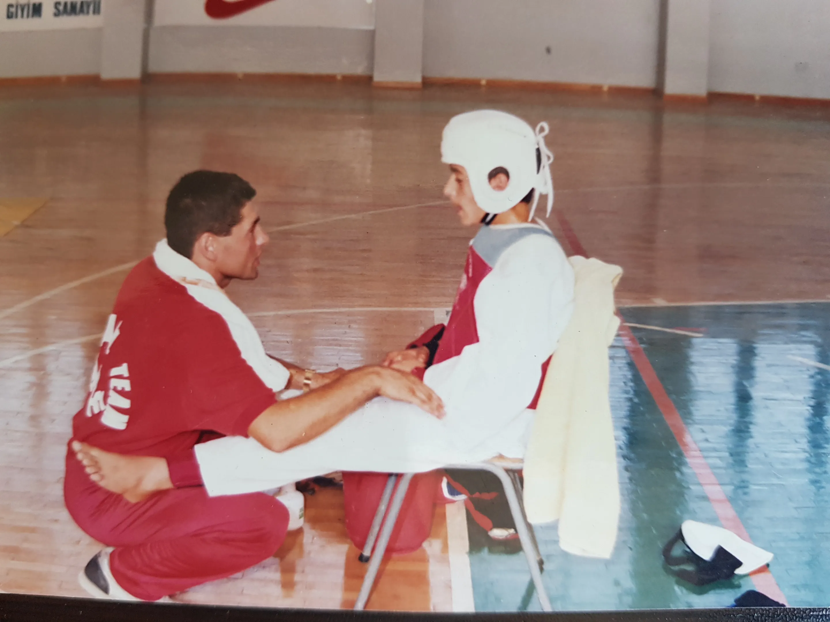KKTC Milli takım antrenörü Şükrü Kınataş Milli Takım sporcusu Cengiz Yıldırım