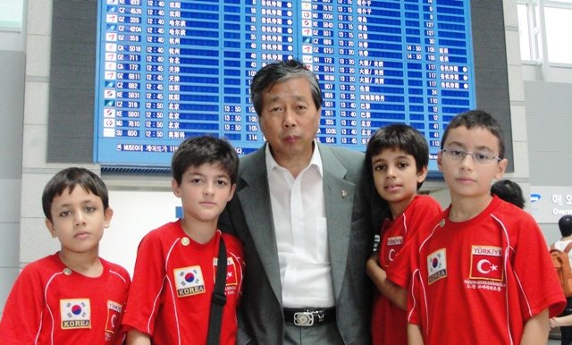 Türkiye Yıldız Hapkido takımı Dünya Hapkido Federasyon başkanı  Choi Ile